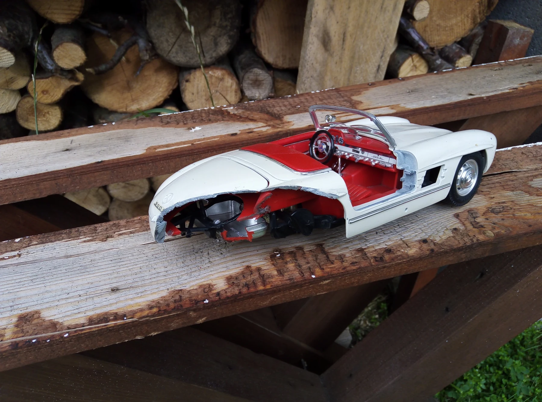 Upravovaný model Mercedes-Benz 300 SL